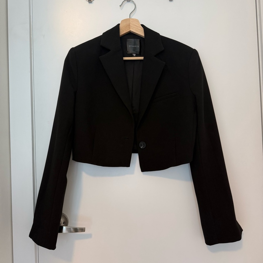Dynamite Kora Cropped Blazer